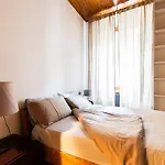 Apartman Quarenghi 31c *